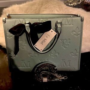 Boutique bag with tags